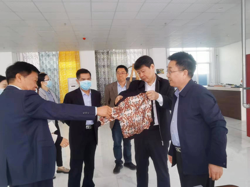 領導們感受冷轉移印花產品(某奢侈品)